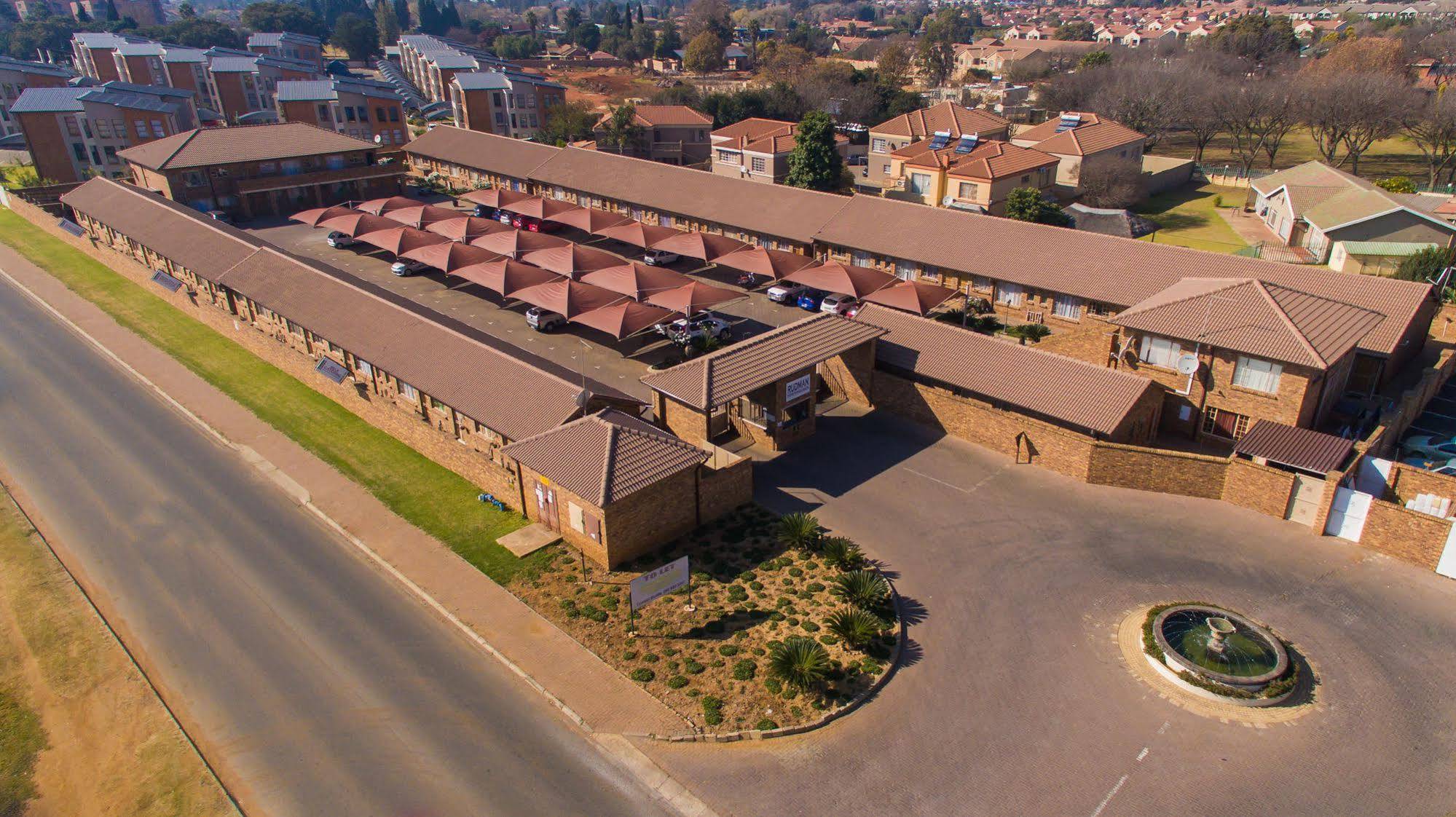 Rudman Townhouses - Or Tambo Airport Boksburg Exteriér fotografie